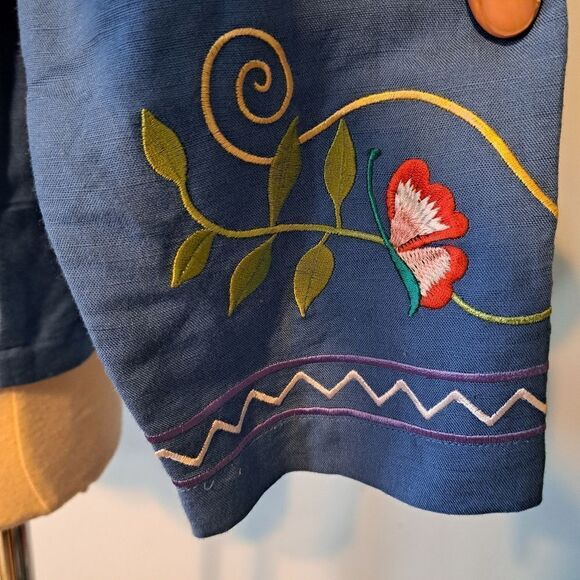 Susan Graver Grannycore Embroidered Linen Floral Butterfly Top Medium Blue/Multi - Picture 15 of 15